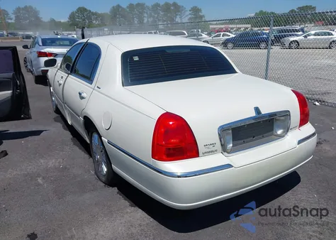 2006 Lincoln Town Car Designer Series from USA, damaged, VIN 1LNHM83V36Y614849